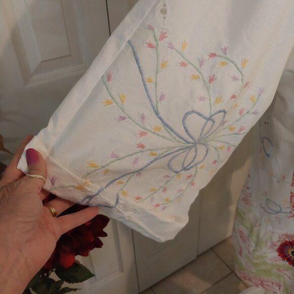 3499 Size XL Long Duster Upcycled from Linen /Cotton Tablecloths, - Picture 10 of 11